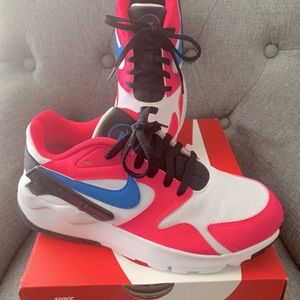 Nike Girls LD Victory (GS) NIB